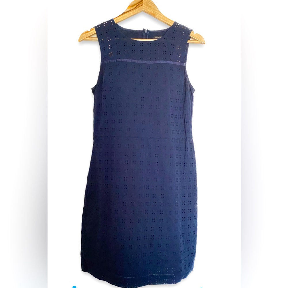 100% cotton eyelet shift dress Banana Republic, size 6